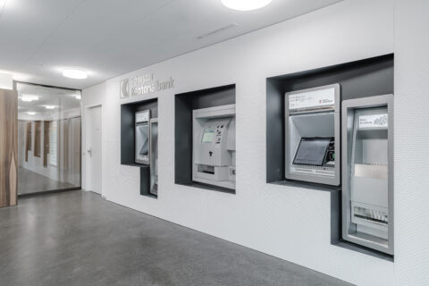 Schwyzer Kantonalbank Reichenburg, Schlussfoto, marty architektur