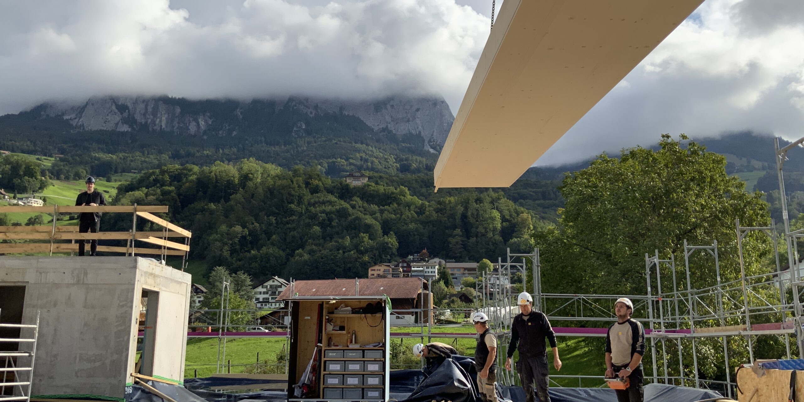 Blumen Müller Schwyz, Baufoto Aufrichten Holzbau, marty architektur